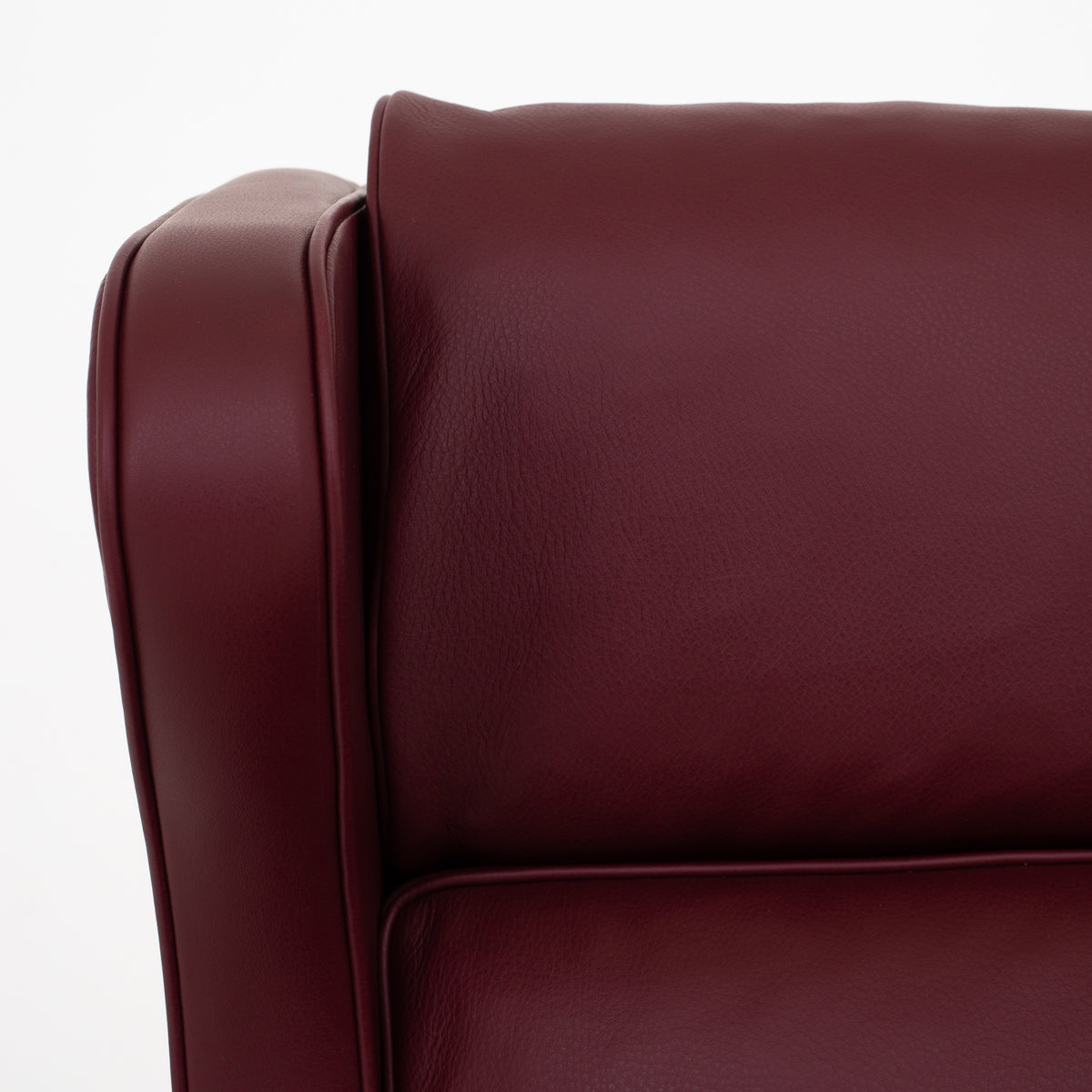 BM 2204 - Wingback Chair in Prestige leather