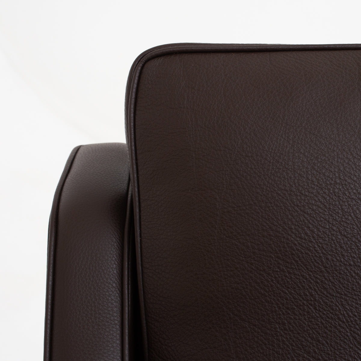 BM 2207 - Easy chair in Prestige leather