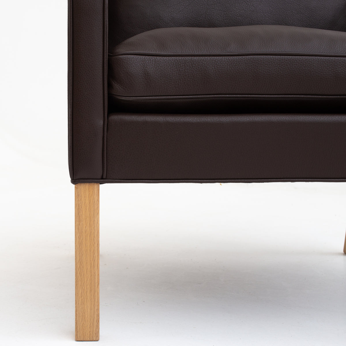 BM 2207 - Easy chair in Prestige leather