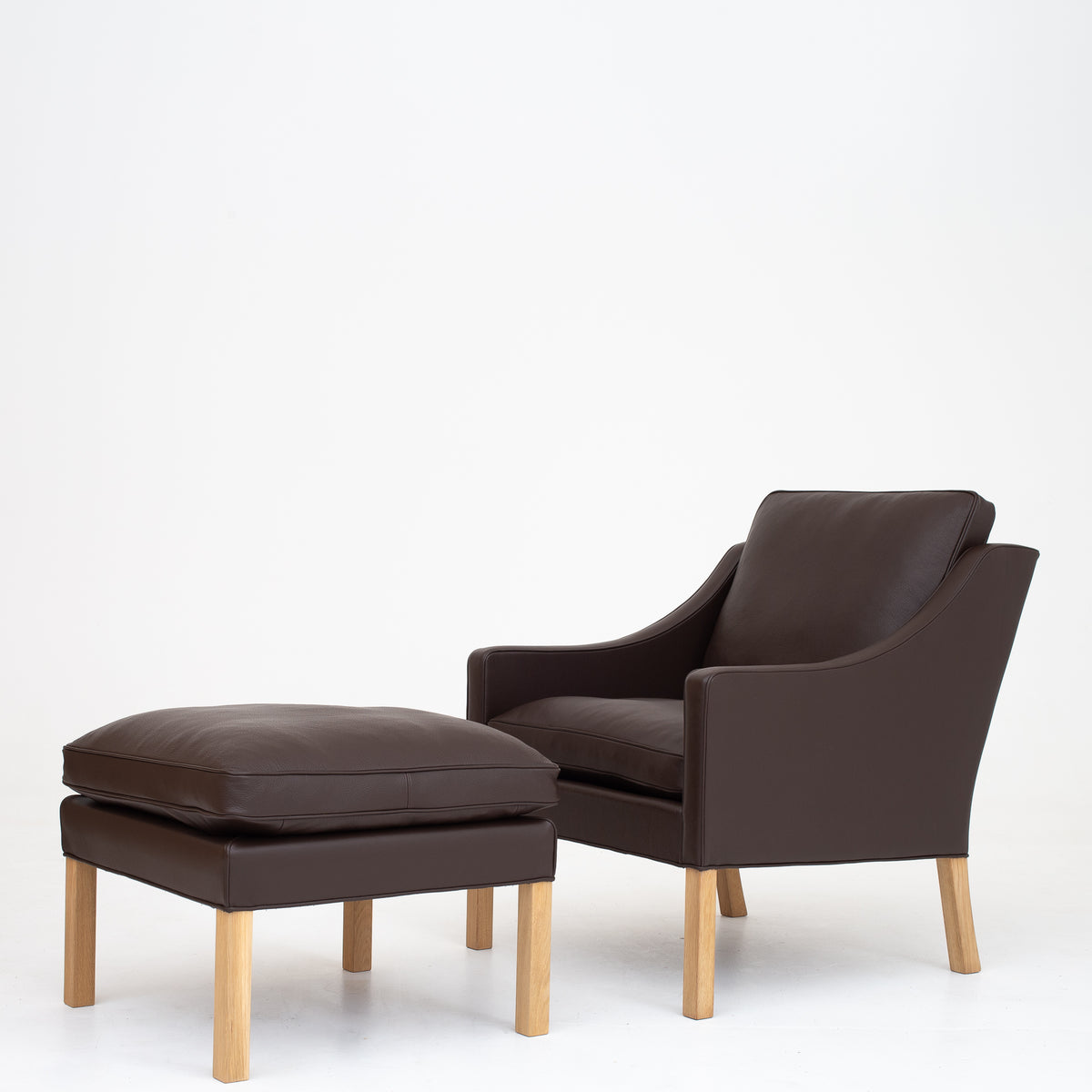 BM 2207 - Easy chair in Prestige leather