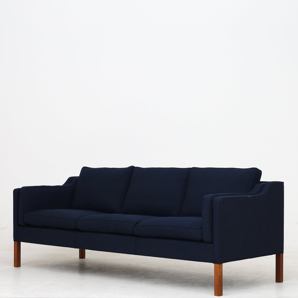 BM 2213 - 3 pers. sofa i nyt tekstil