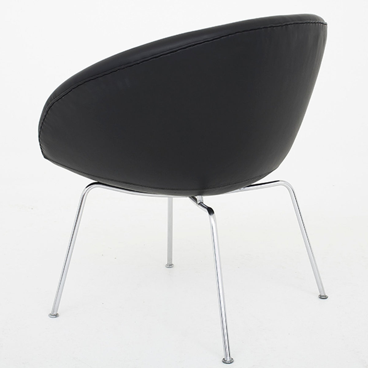 AJ 3318 - "The Pot" chair