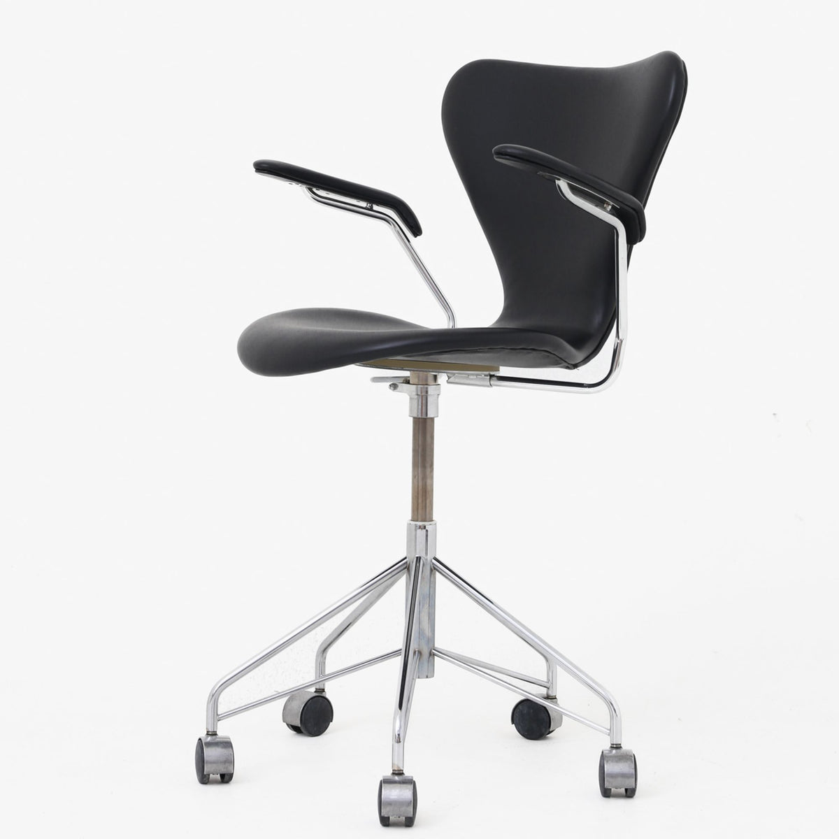 AJ 3217 - Office chair in Elegance leather